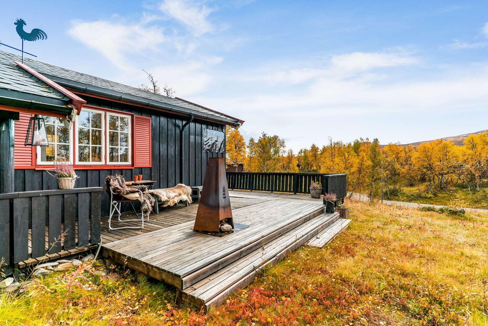 Terrassen kan enkelt innredes i ulike soner, og passer perfekt til store, sosiale sammenkomster. Galleribilde