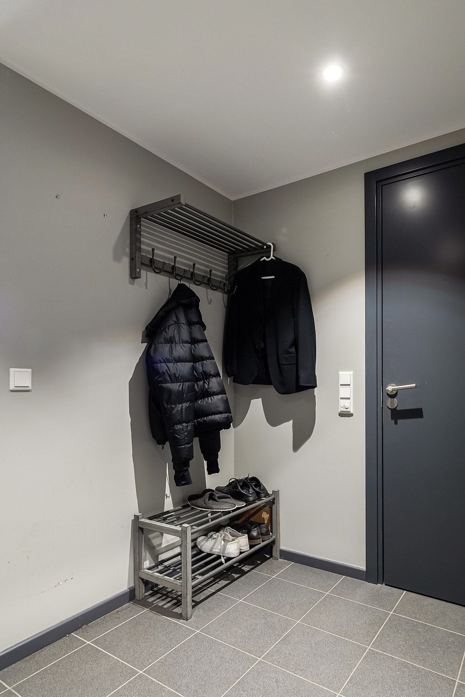 Leiligheten har direkte adkomst fra garasjeanlegg. Galleribilde