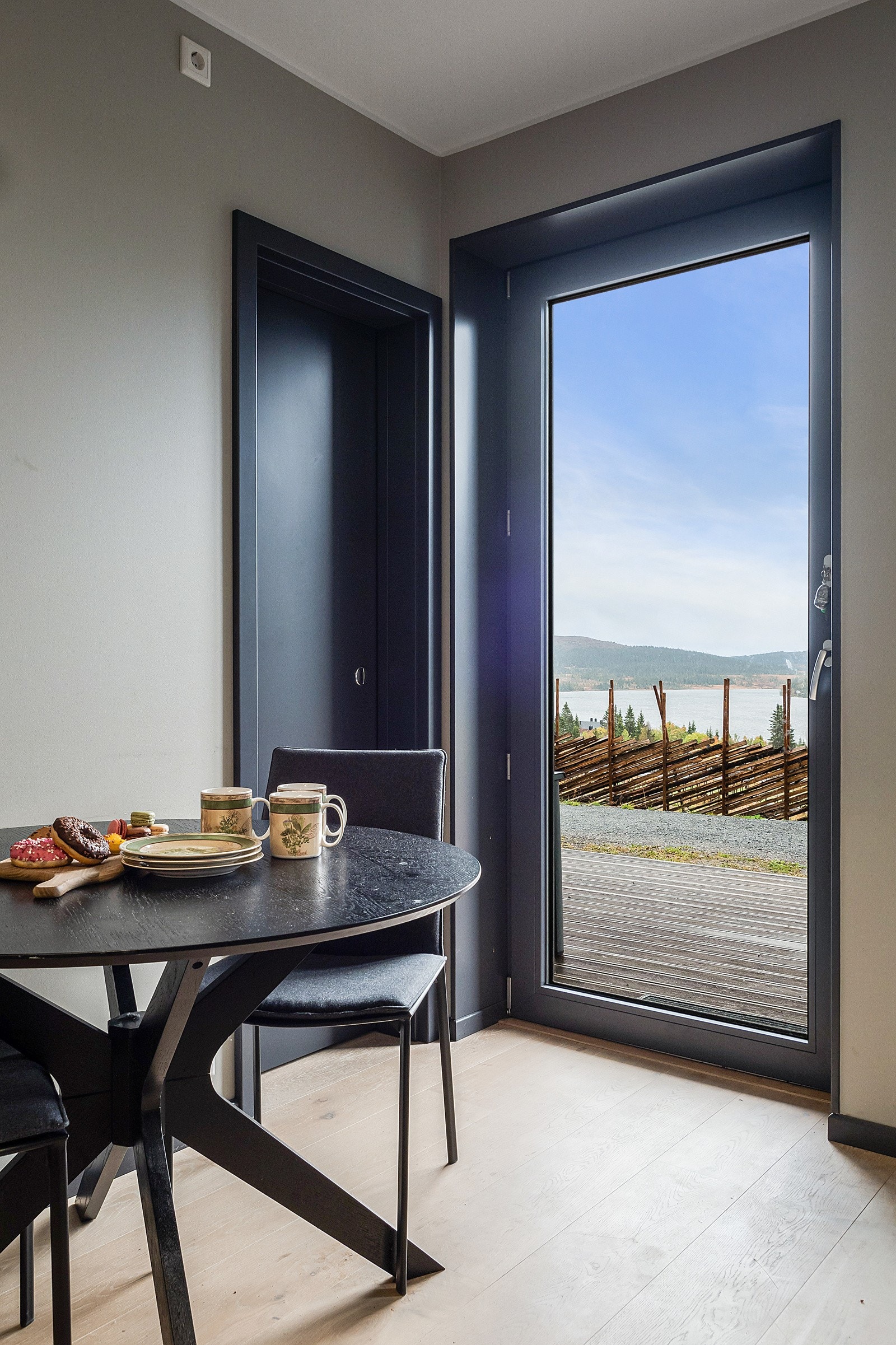 Nydelig utsikt utover Sjusjøen. Galleribilde