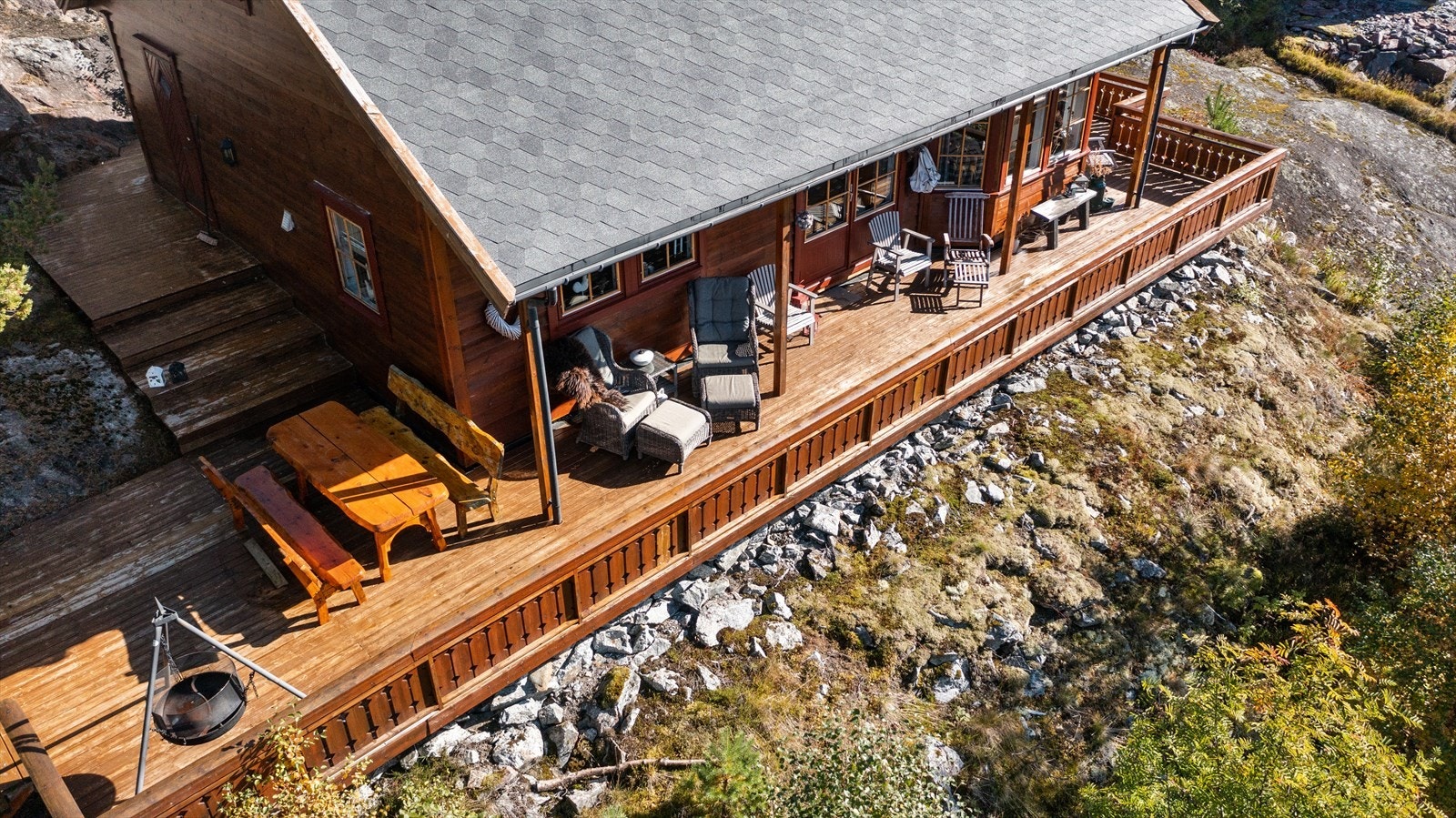 God plass til utemøbler, grill og bålpanne. Galleribilde