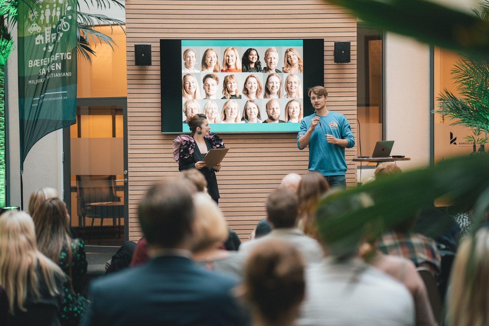 Flott arrangementslokale med oppgradert utstyr lyd og bilde. Galleribilde