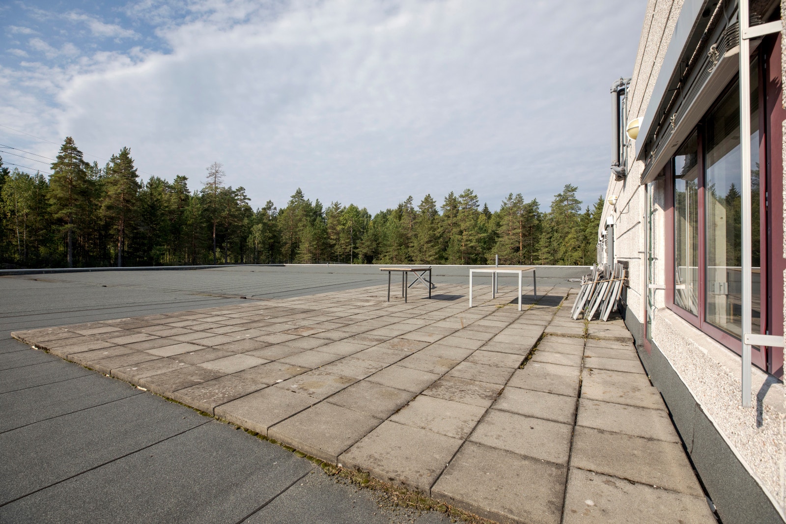 Fra kjøkkendelen er det utgang takterrasse. Deler med kun med leietakere på samme plan. Galleribilde