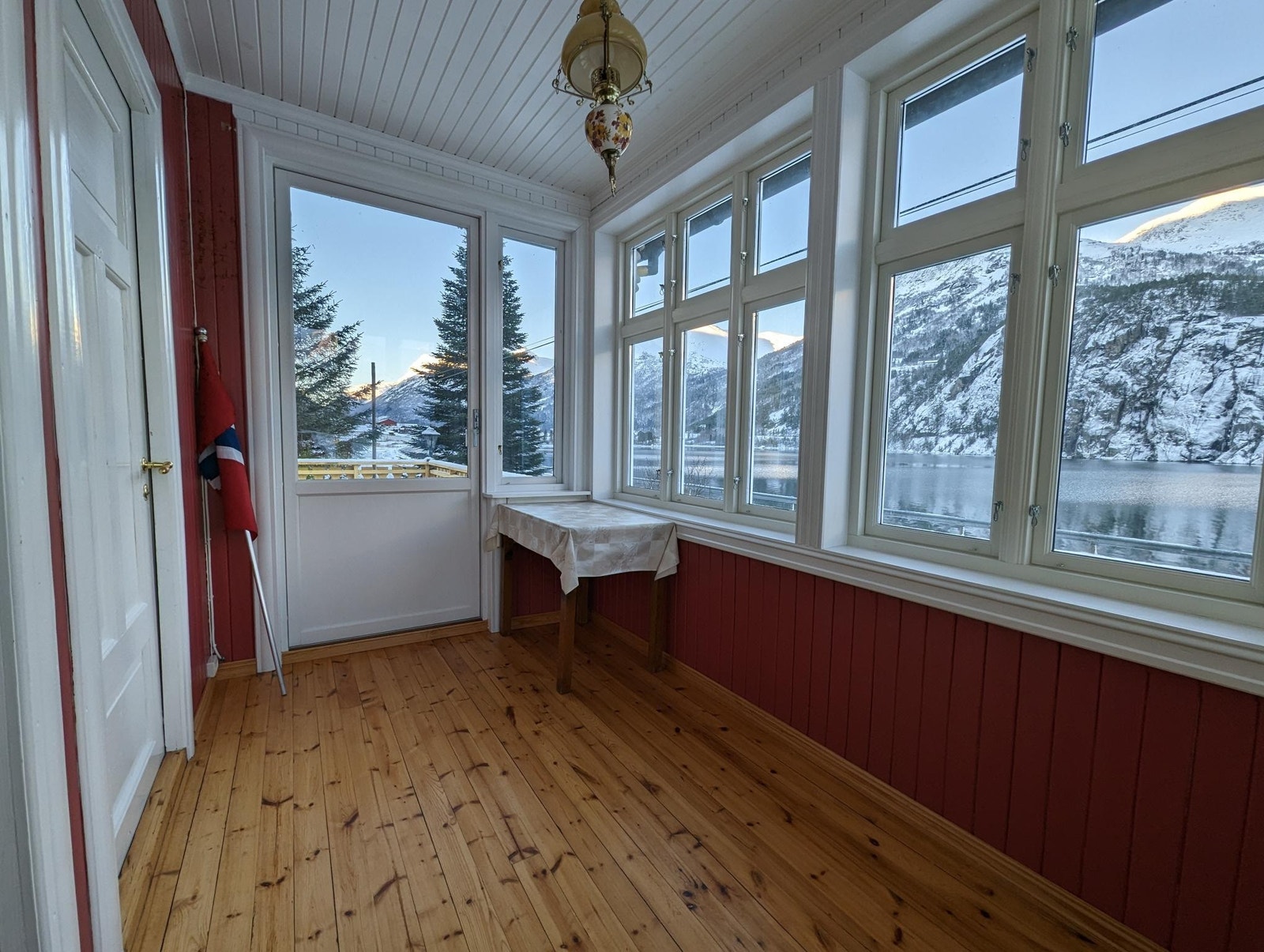 1. etasje: nordover Galleribilde