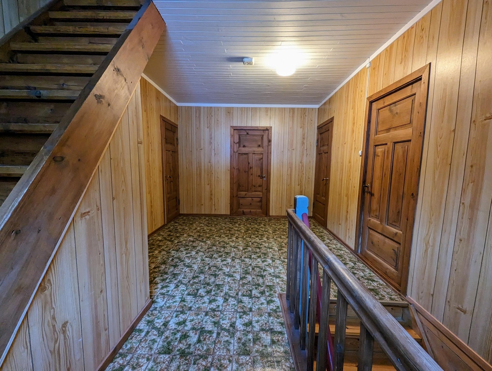 2. etasje; gong Galleribilde