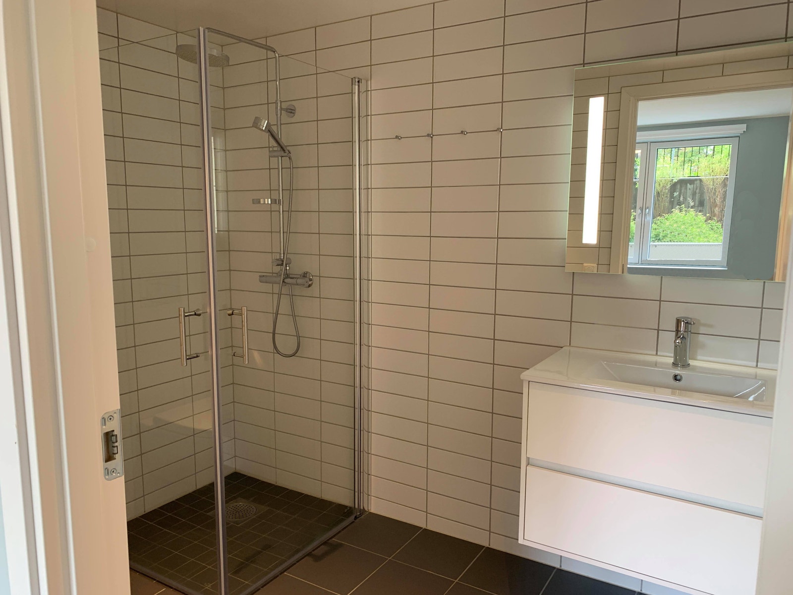 Badet til rommet som leies ut Galleribilde