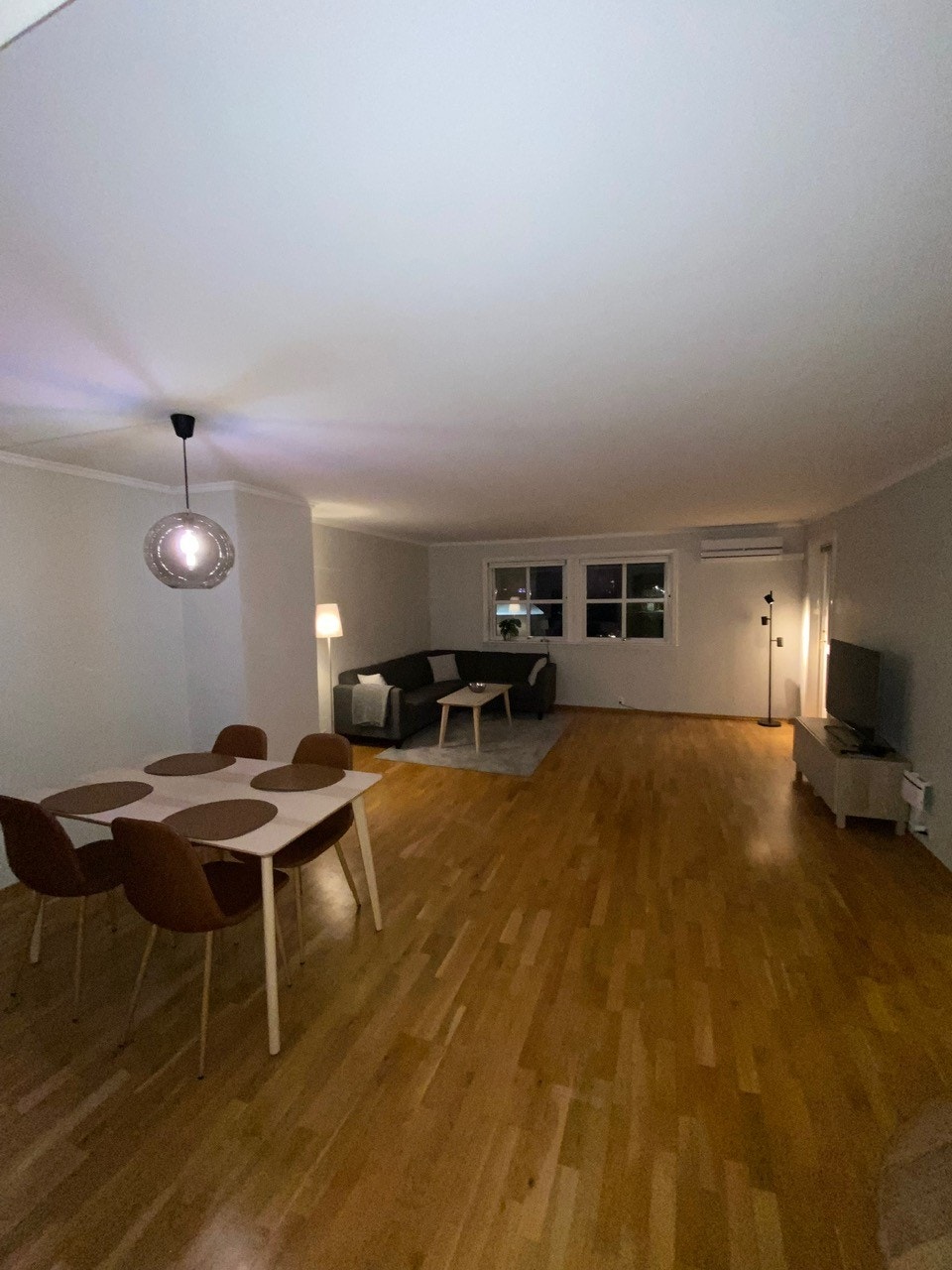 Stue med spiseplass Galleribilde