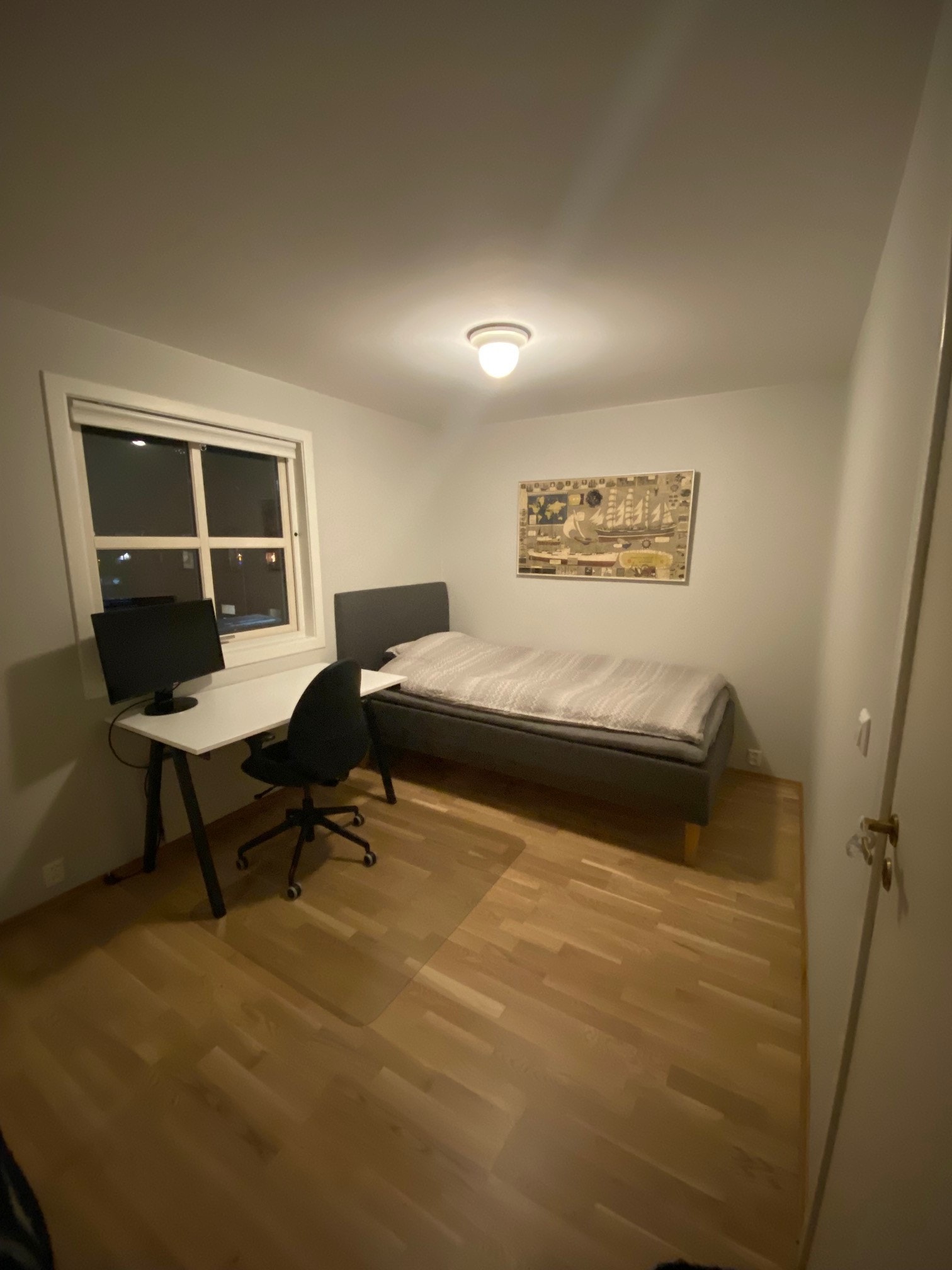 ledig soverom (møbler følger med) Galleribilde