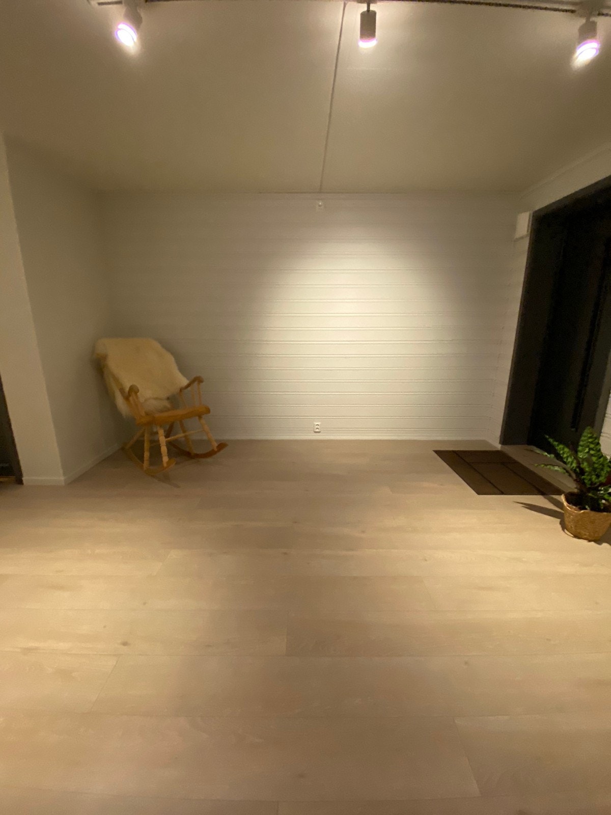 Stueinngang/ stue uten innredning Galleribilde