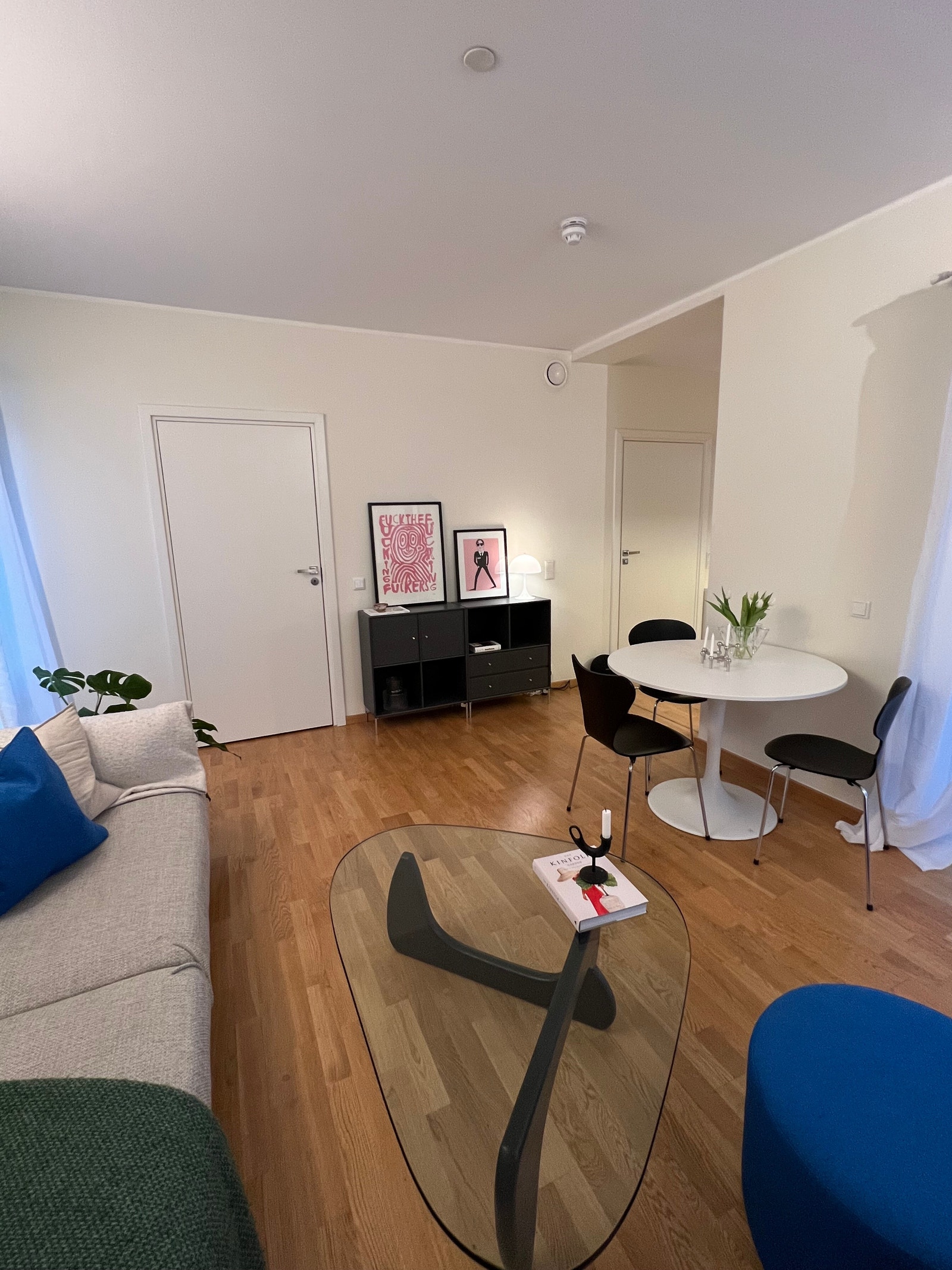 Stue med en annen innredning Galleribilde