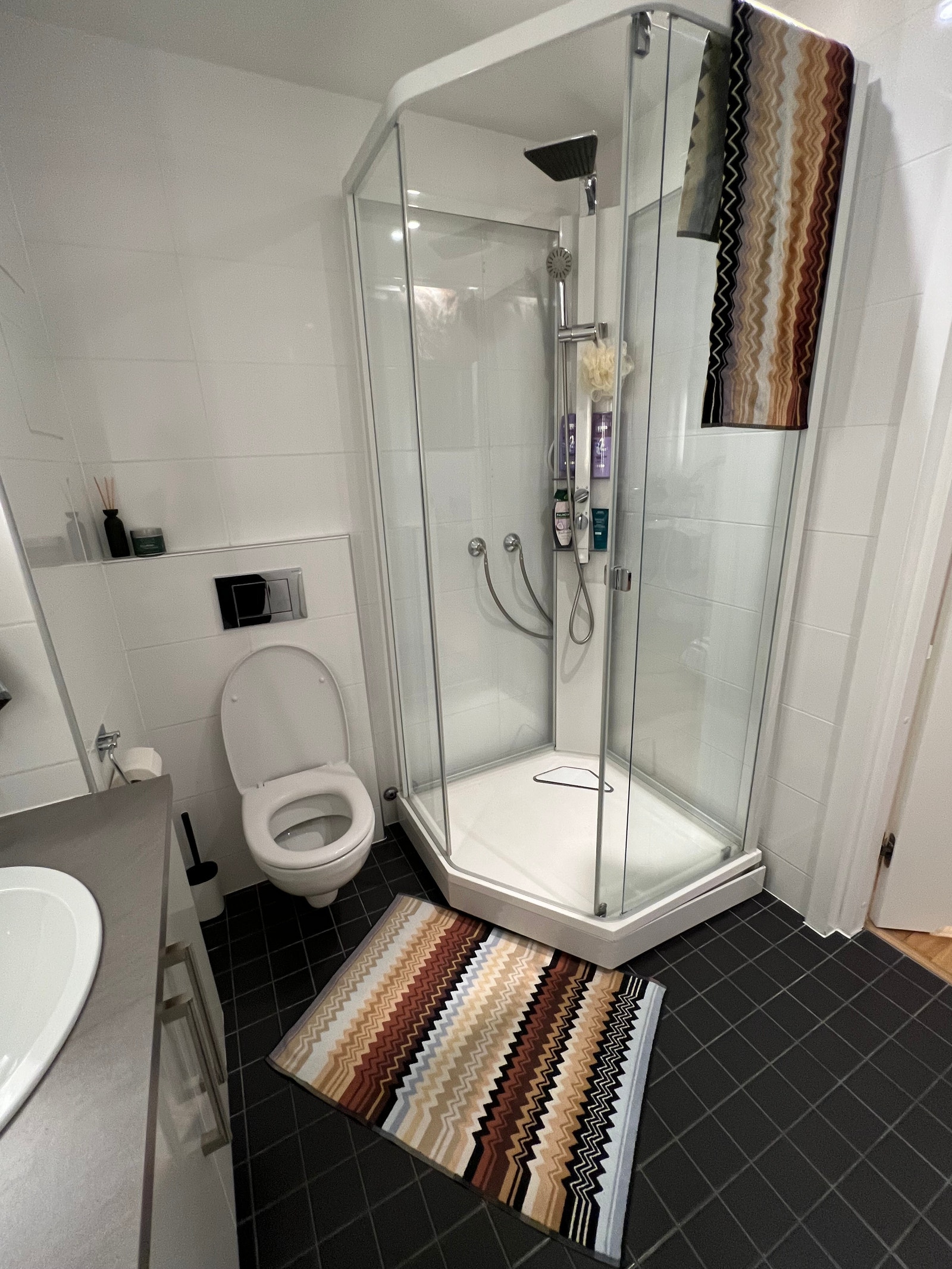 Dusj med herlig fossefallsfunksjon Galleribilde