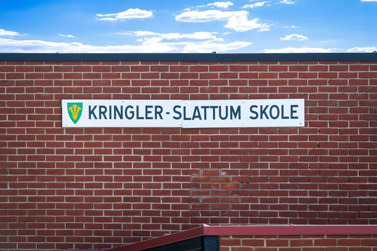 Barneskole ligger ca 3 min med bil fra prosjektet Galleribilde