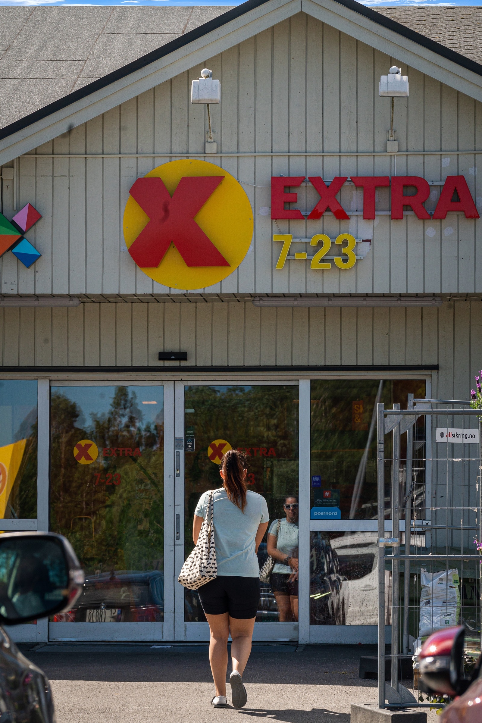 Dagligvare butikk ligger en liten kjøretur unna Galleribilde