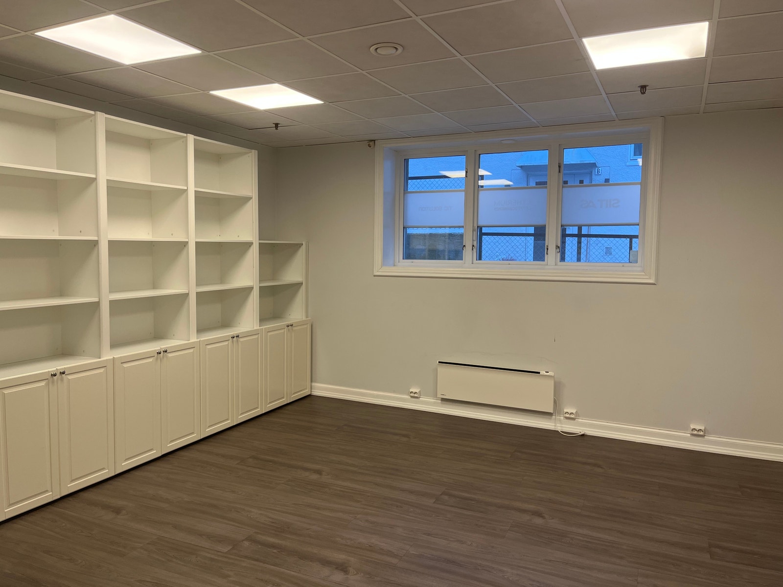 Kontor 2, eventuelt spiserom, eller møterom. Galleribilde