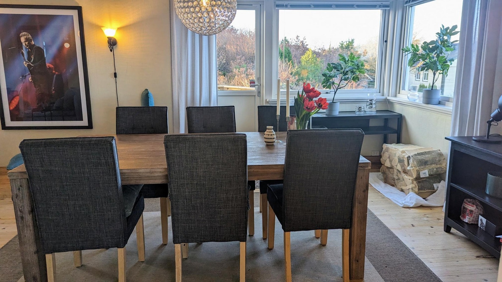 Spisestue med utgang til terrasse Galleribilde