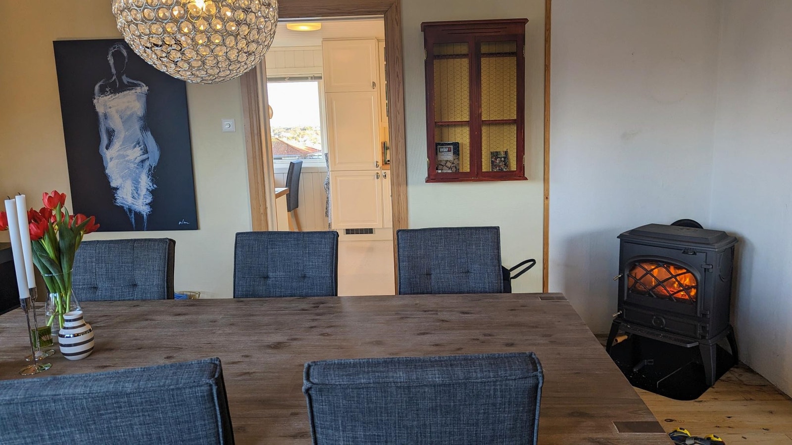 Spisestue med vedovn Galleribilde