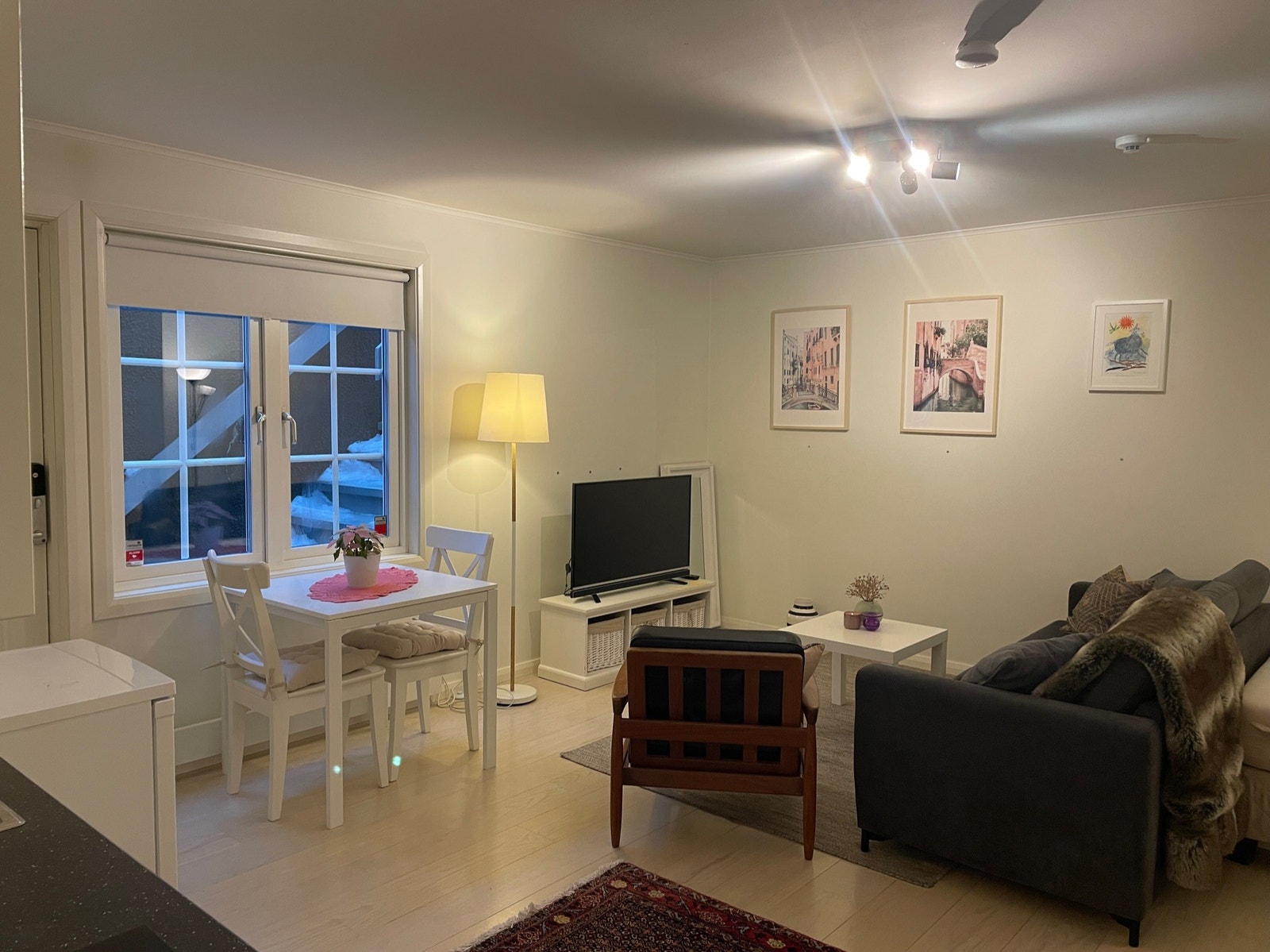 Innholdsrik hybel Galleribilde