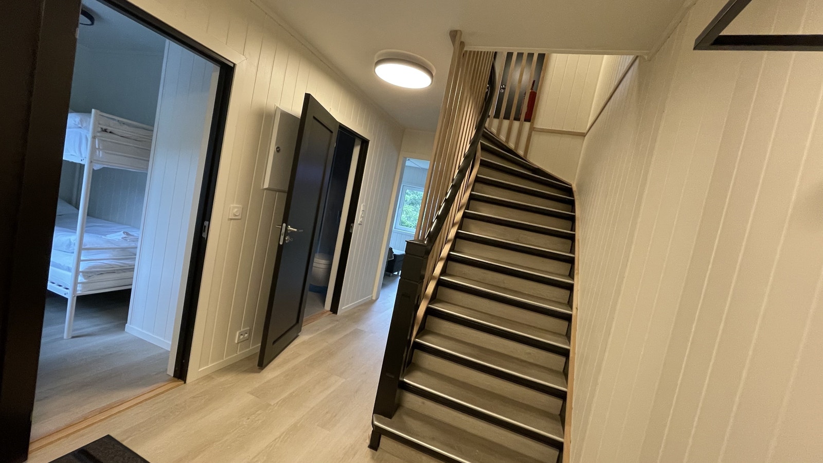 Stairs to 2nd floor Galleribilde