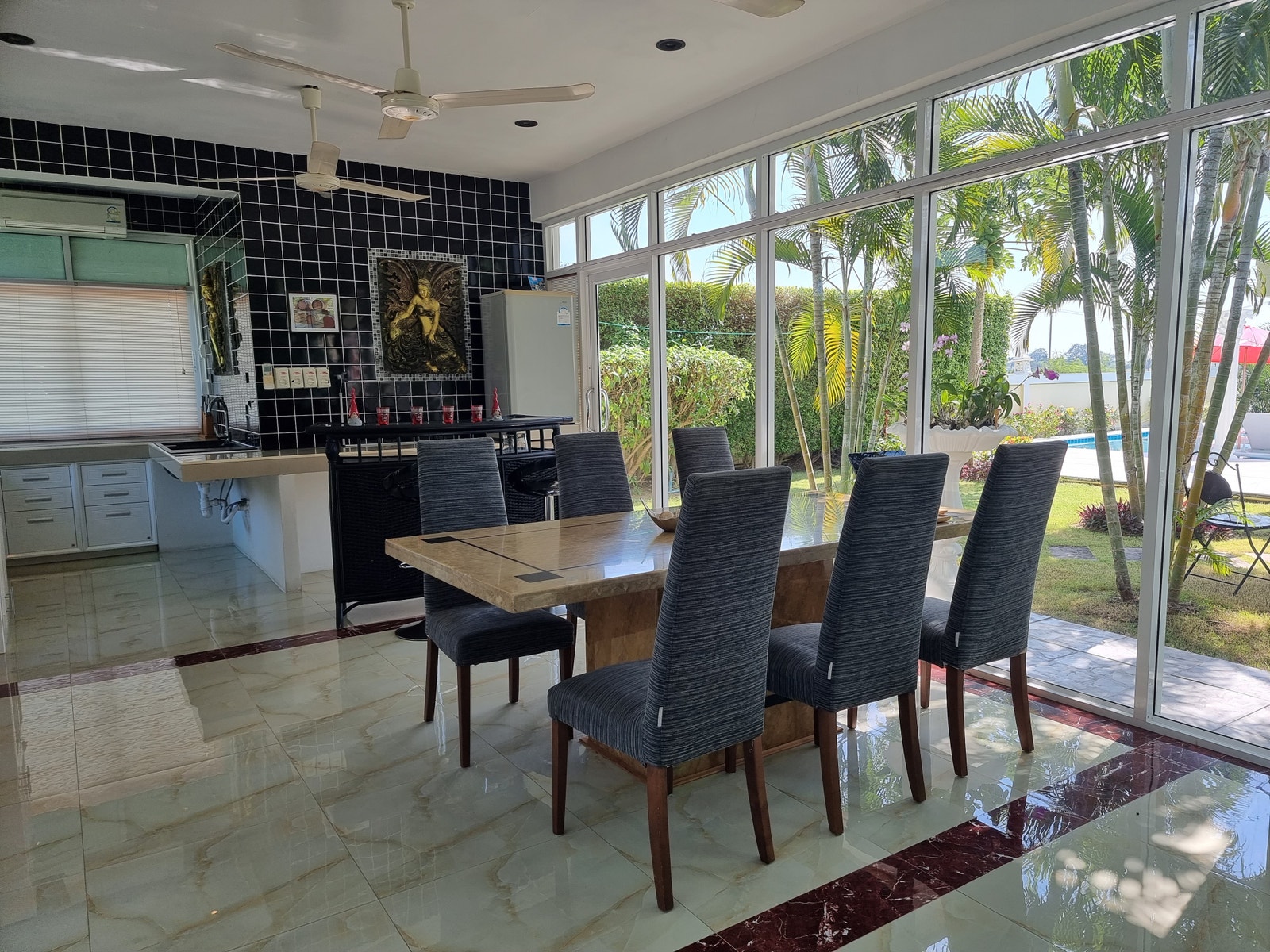 Kjøkken 2 med bardisken Galleribilde