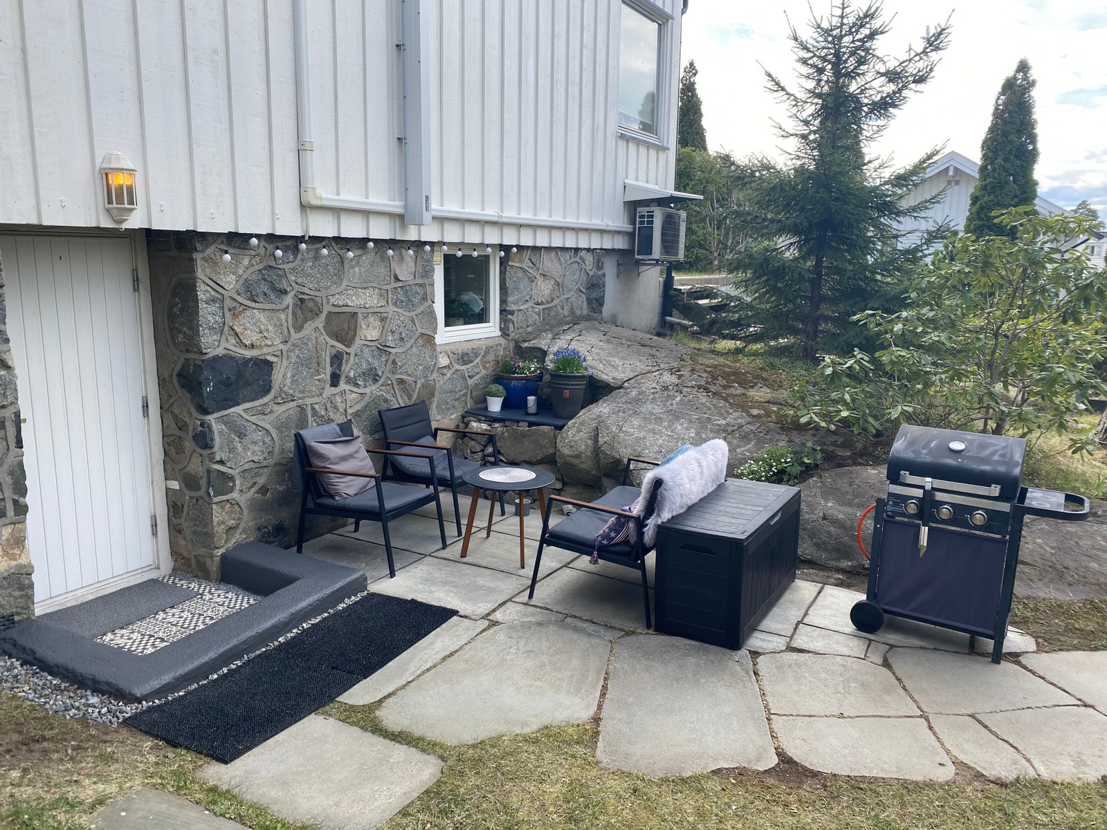 Egen uteplass, vestvendt Galleribilde