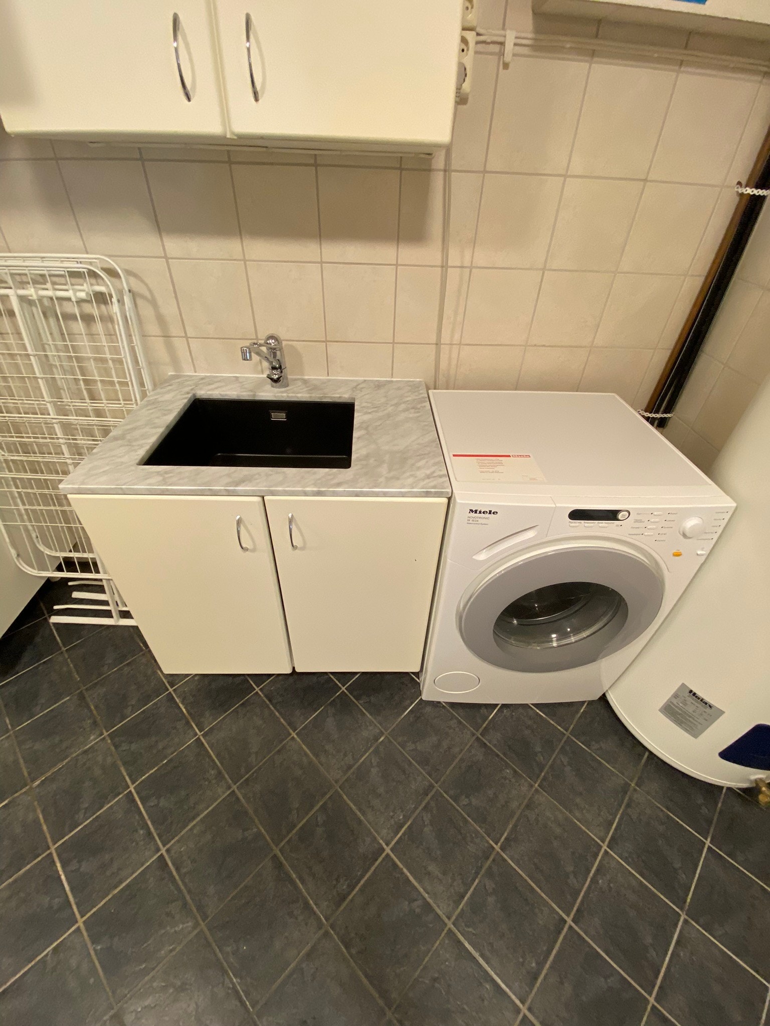 Miele vaskemaskin på bad Galleribilde