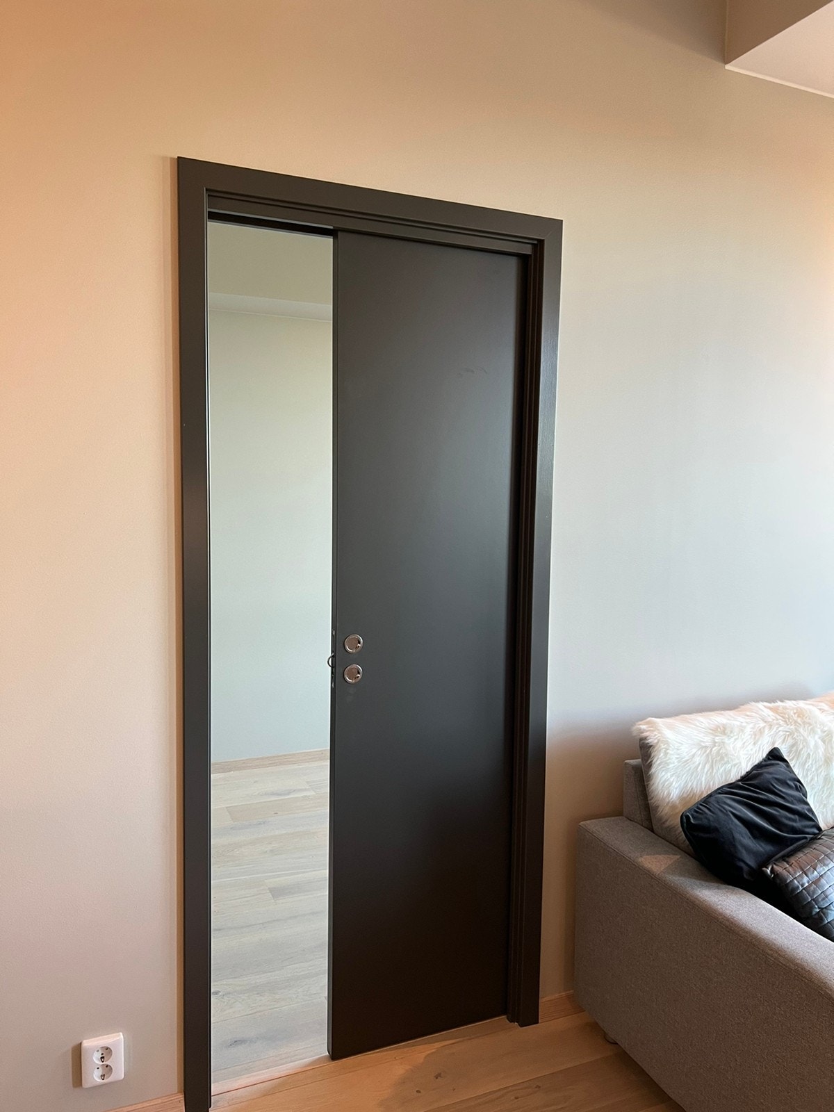 Skyvedør inn til soverom Galleribilde