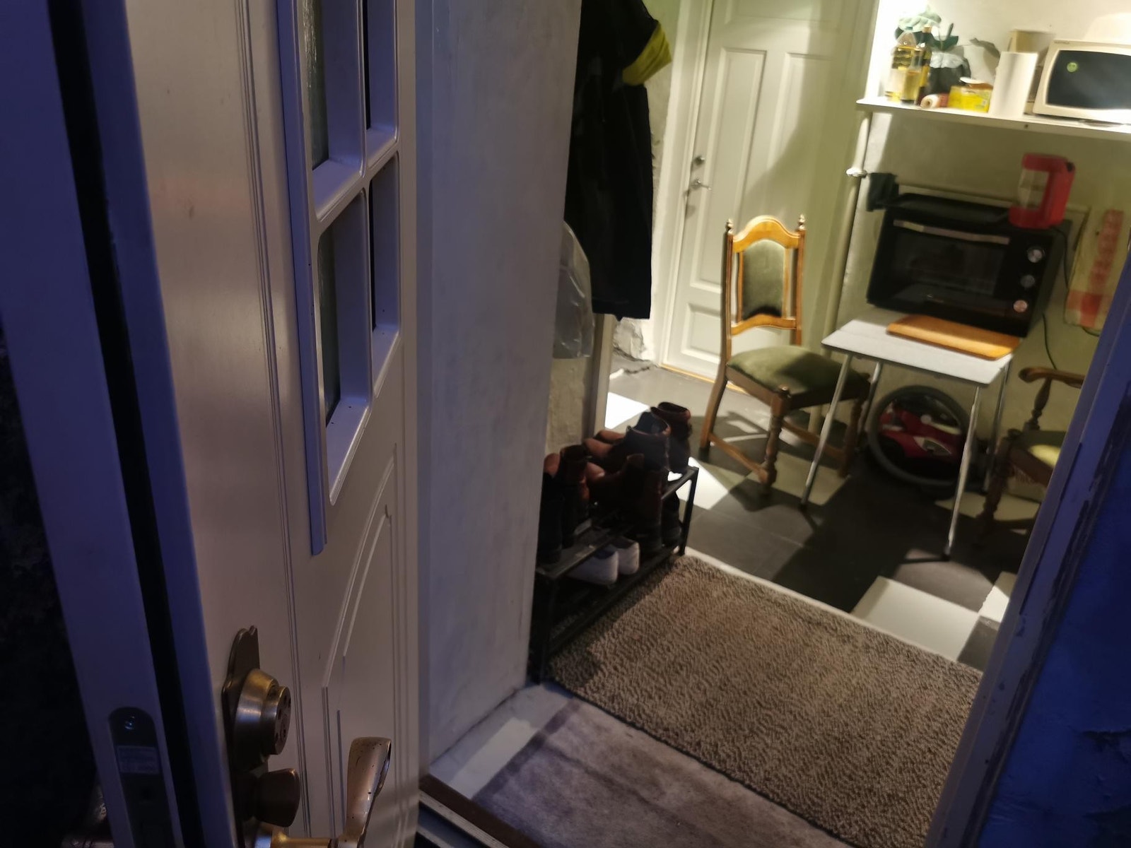 Hoved Inngang til leilighet! Galleribilde