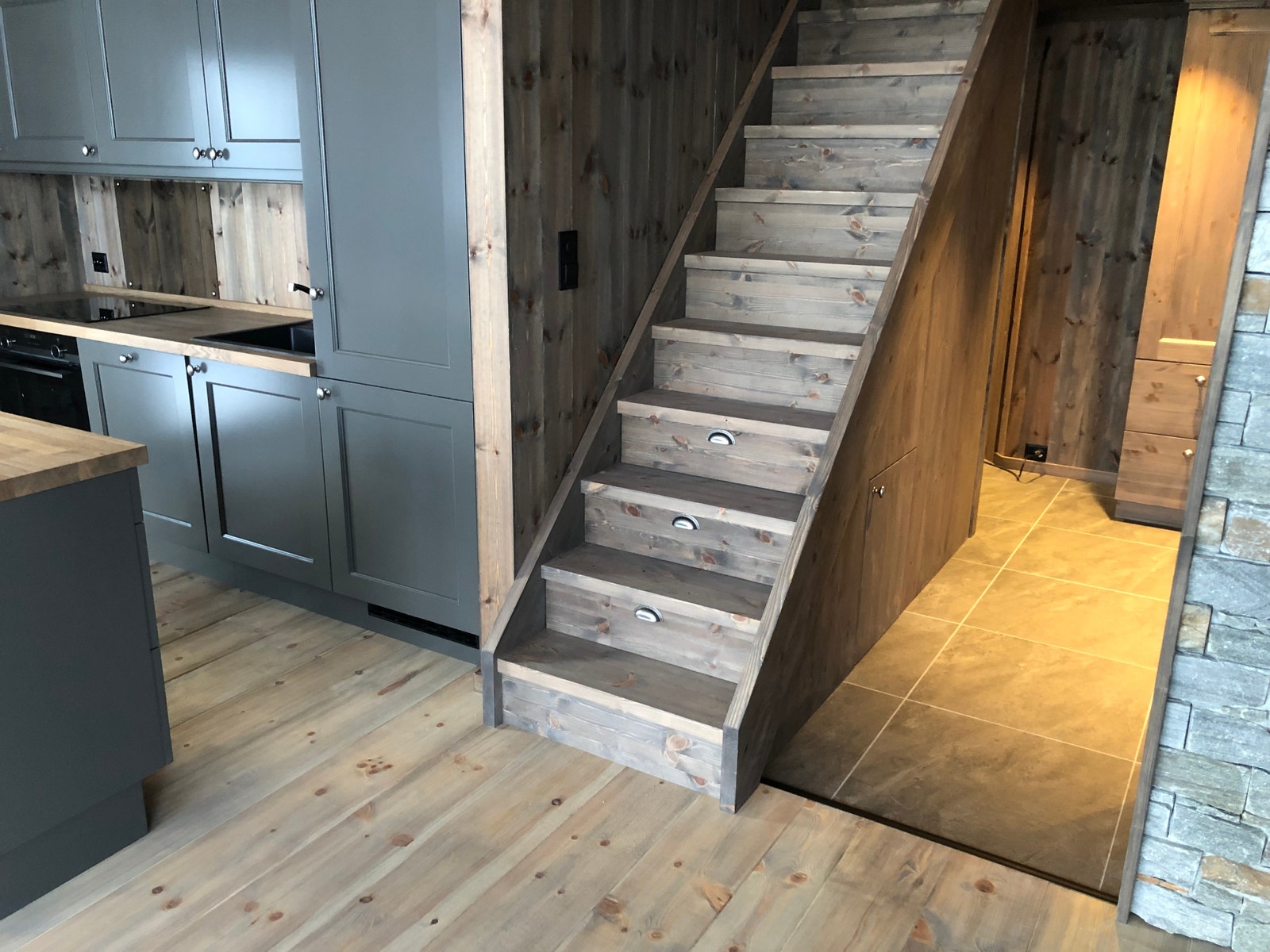 Innebygget trapp med 3 skuffer Galleribilde