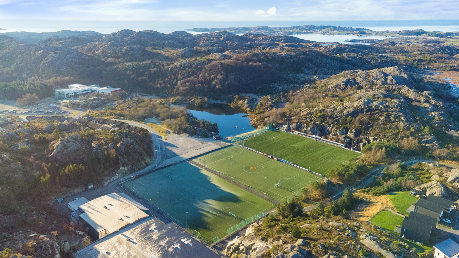 Idrettsanlegg og Eigerøy sin nye flotte skole
