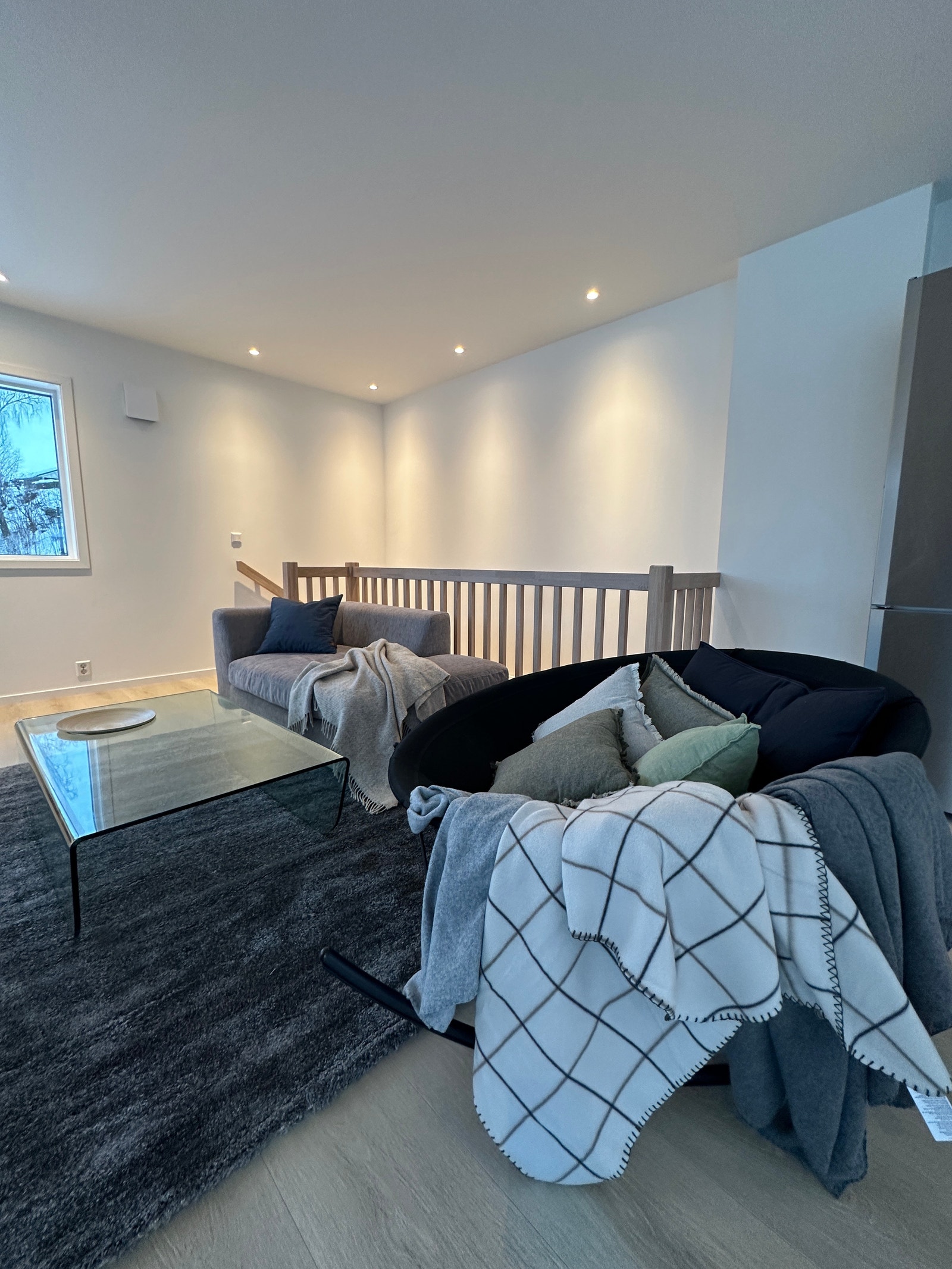 Koselig møblert stue. Galleribilde