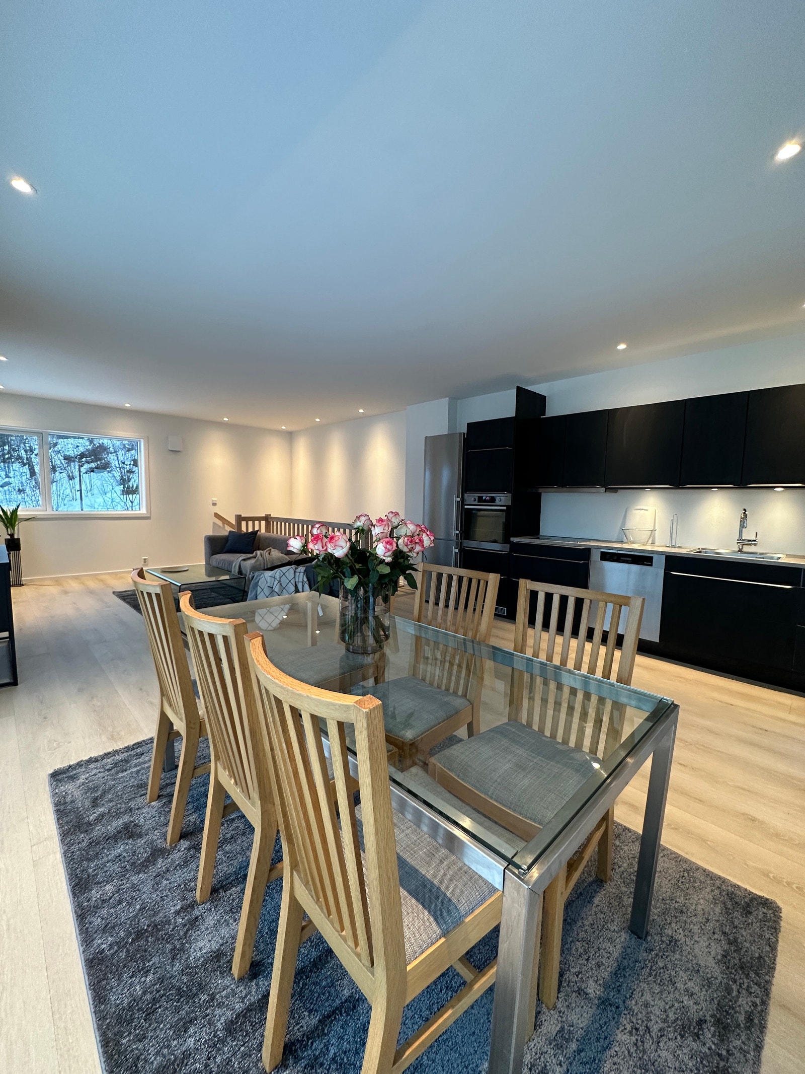 Kjøkken og spisestue Galleribilde