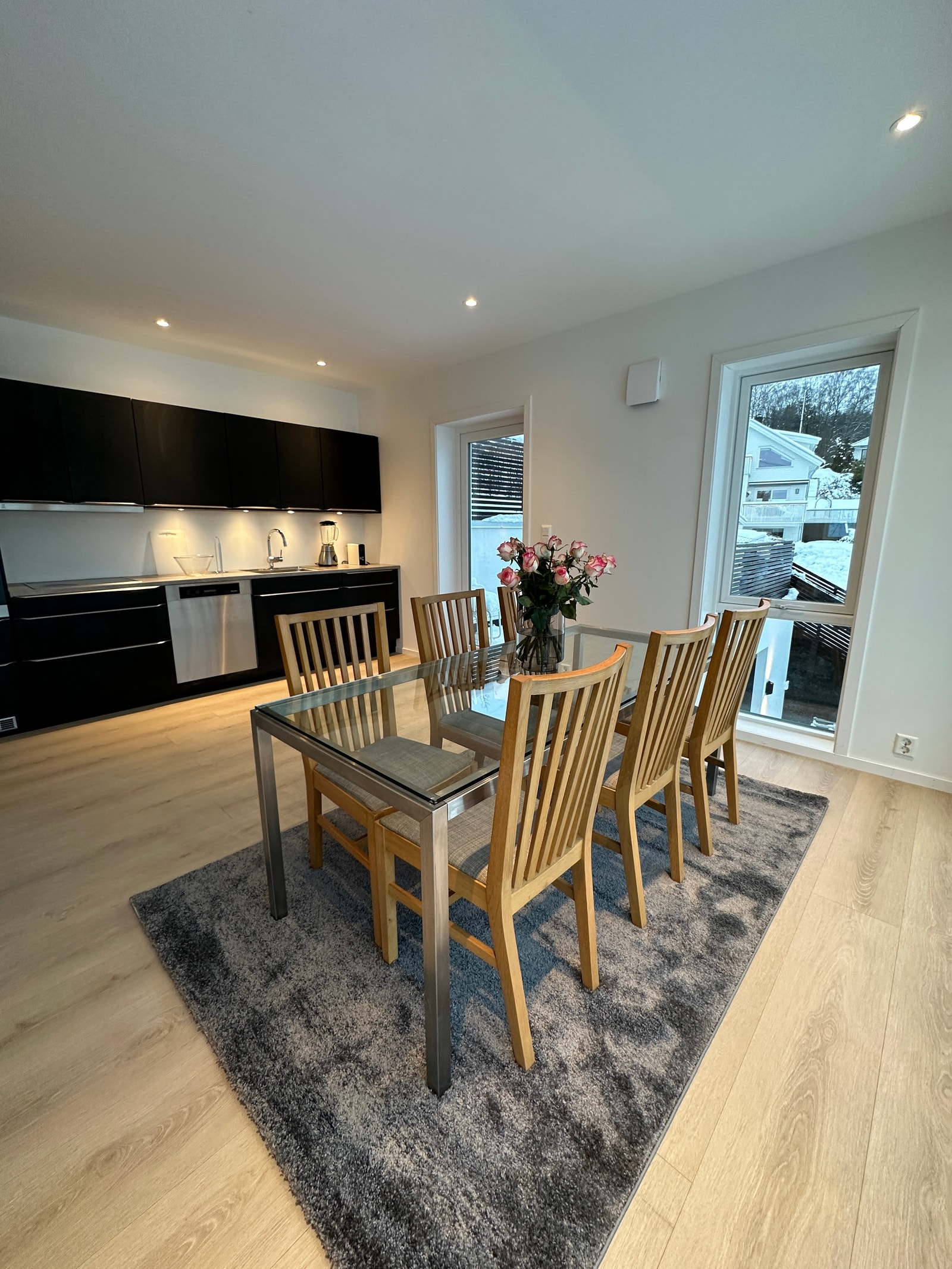 Kjøkken og spisestue Galleribilde