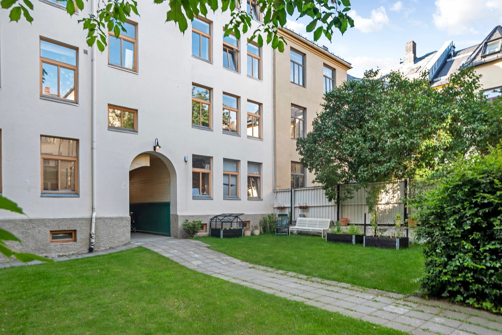 Felles uteplass Galleribilde