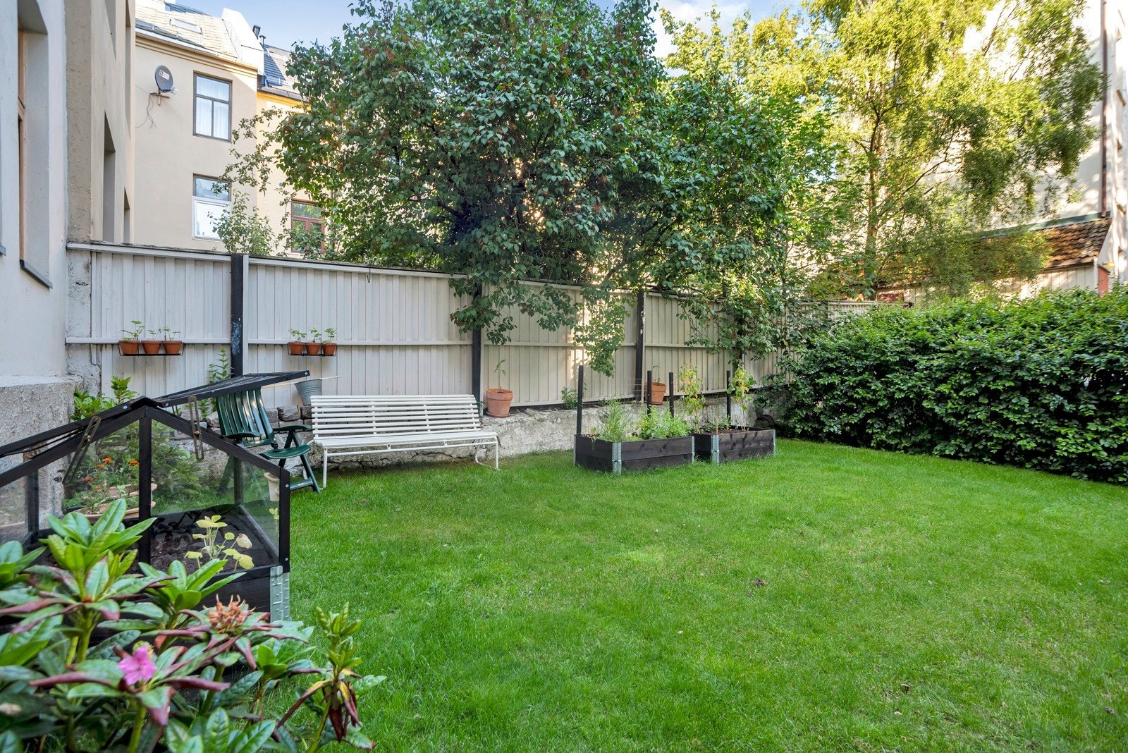 Felles uteplass Galleribilde