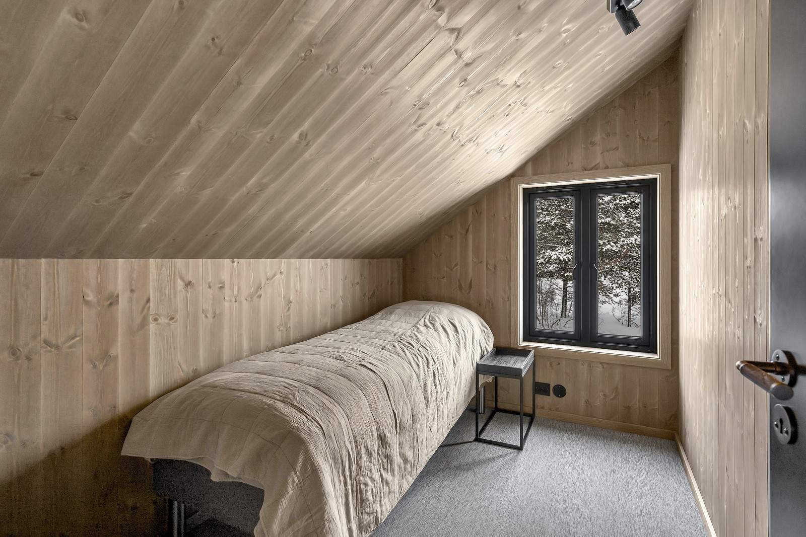 Image #41 Innholdsrik arkitekttegnet hytte på stor tomt - Smarthytte med varmepumpe