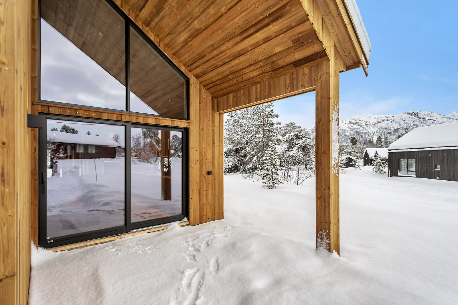 Image #25 Innholdsrik arkitekttegnet hytte på stor tomt - Smarthytte med varmepumpe