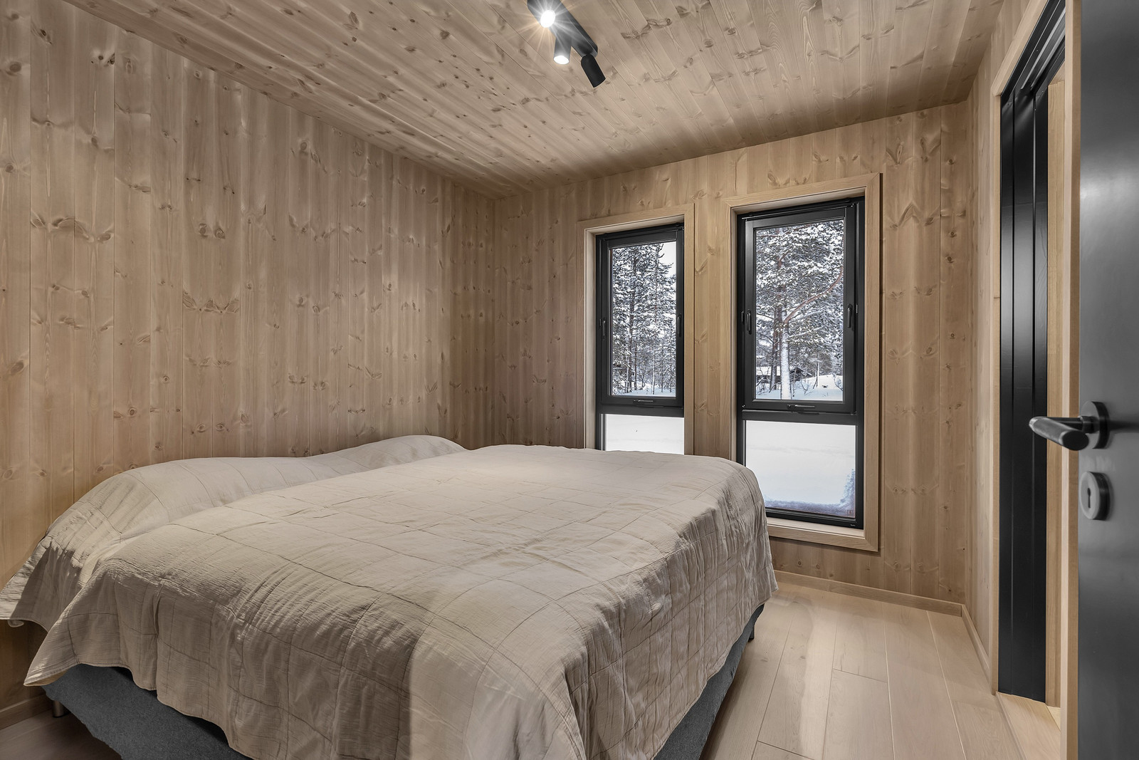 Image #38 Innholdsrik arkitekttegnet hytte på stor tomt - Smarthytte med varmepumpe