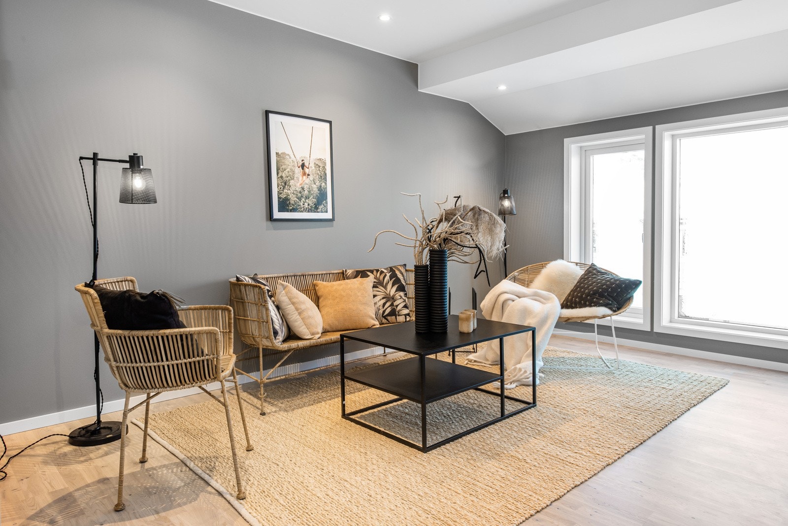 I 2. etasje er det ytterligere en stue. Perfekt som tv-stue og for vennebesøk for familiens yngste. Galleribilde