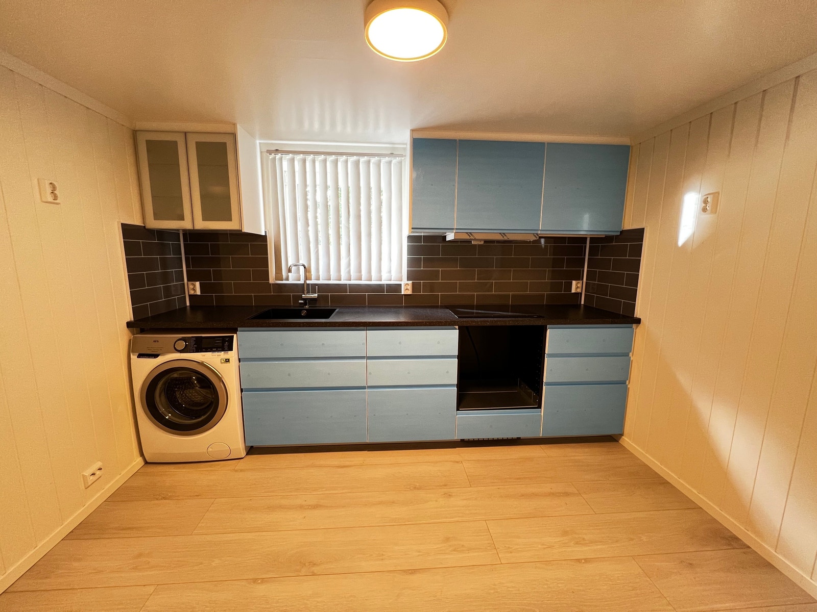 Leilighet 2: Åpen og innbydende stue- og kjøkkenløsning. Galleribilde