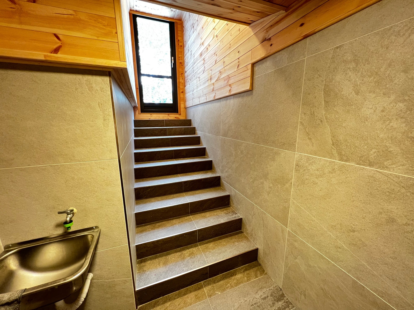 En delt utendørs inngangsdør Galleribilde