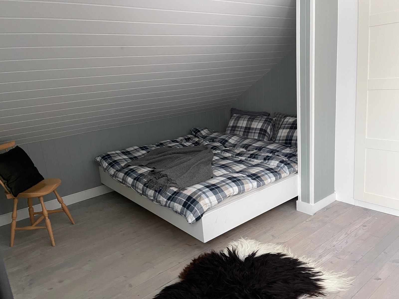 Soverom i 2. etg med egen sovealkove for barn. Galleribilde