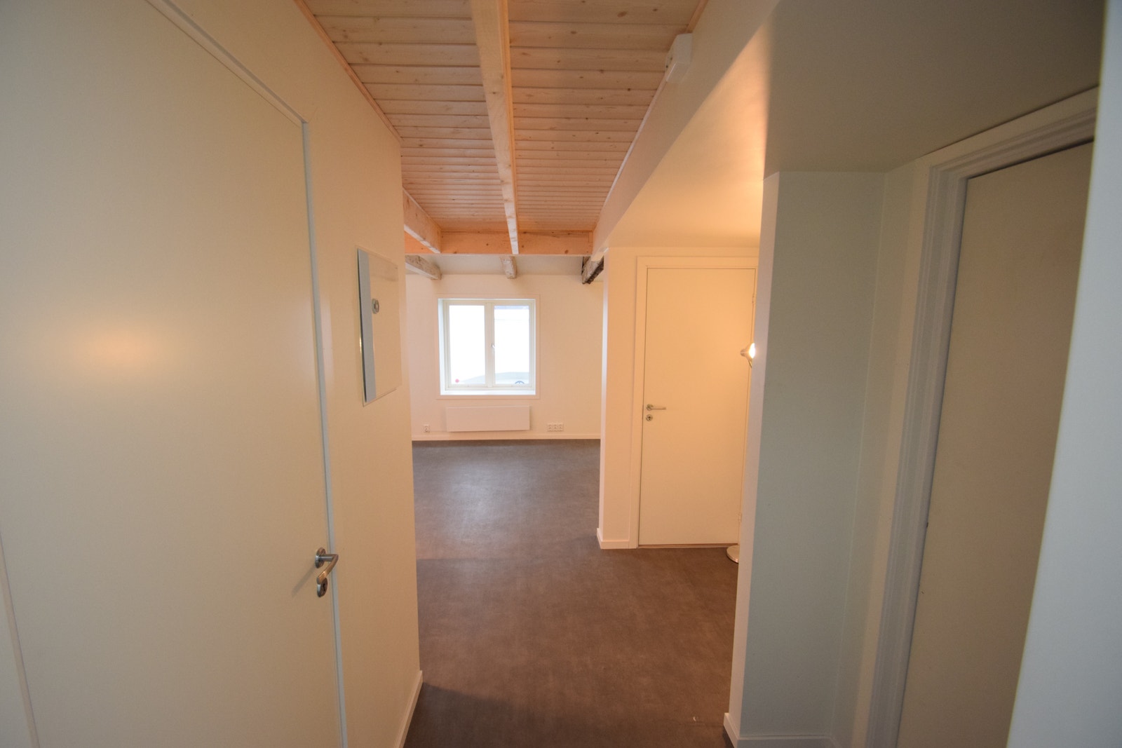 Gang til bad og stue/kjøkken Galleribilde