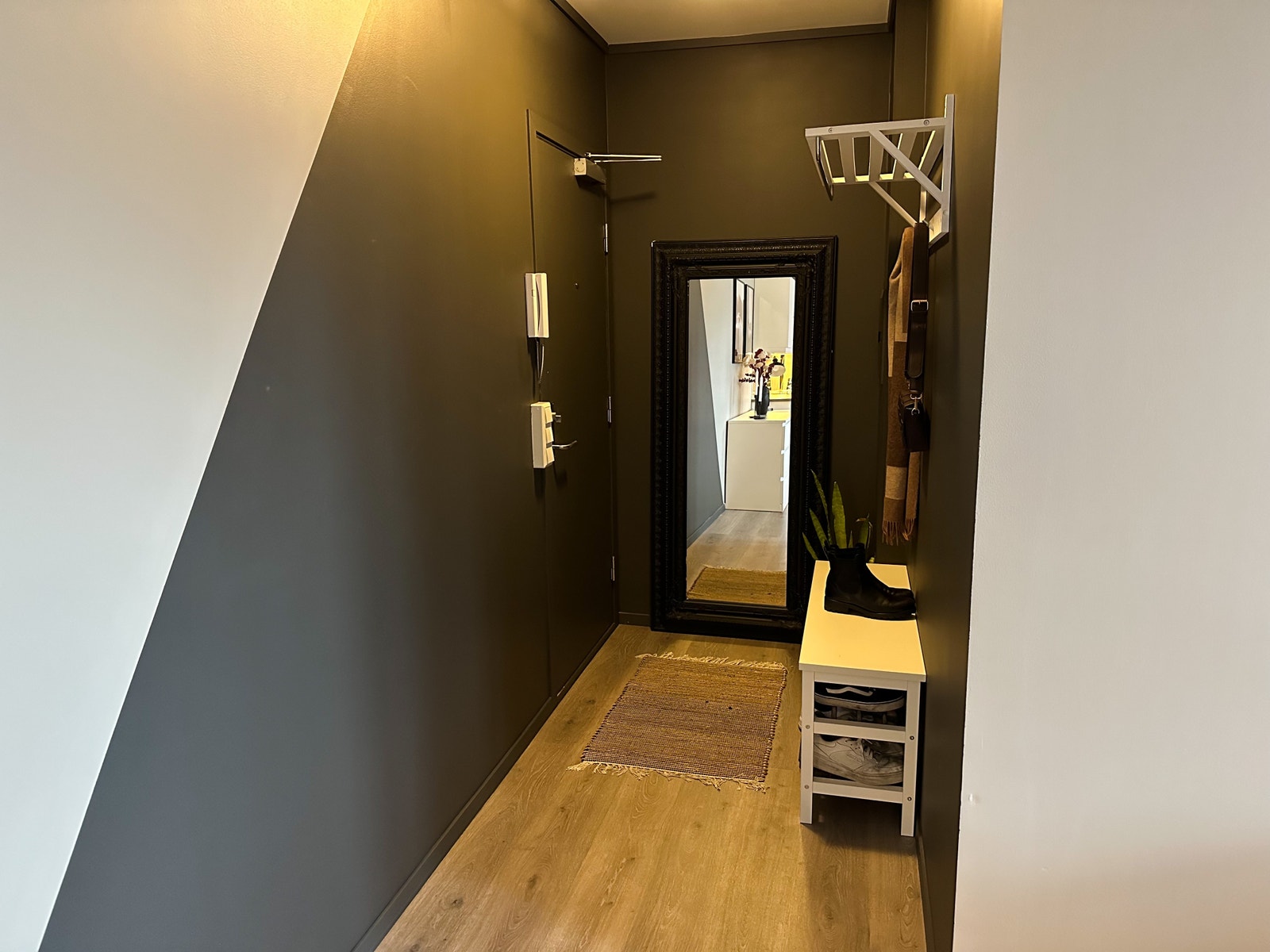 Gang/ inngangsdør Galleribilde