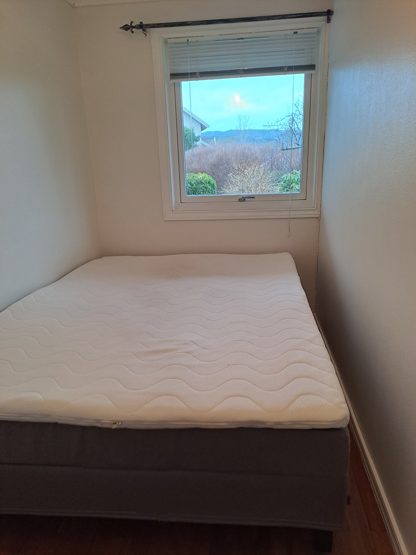 Soverom. Sengen er 150×200 Galleribilde