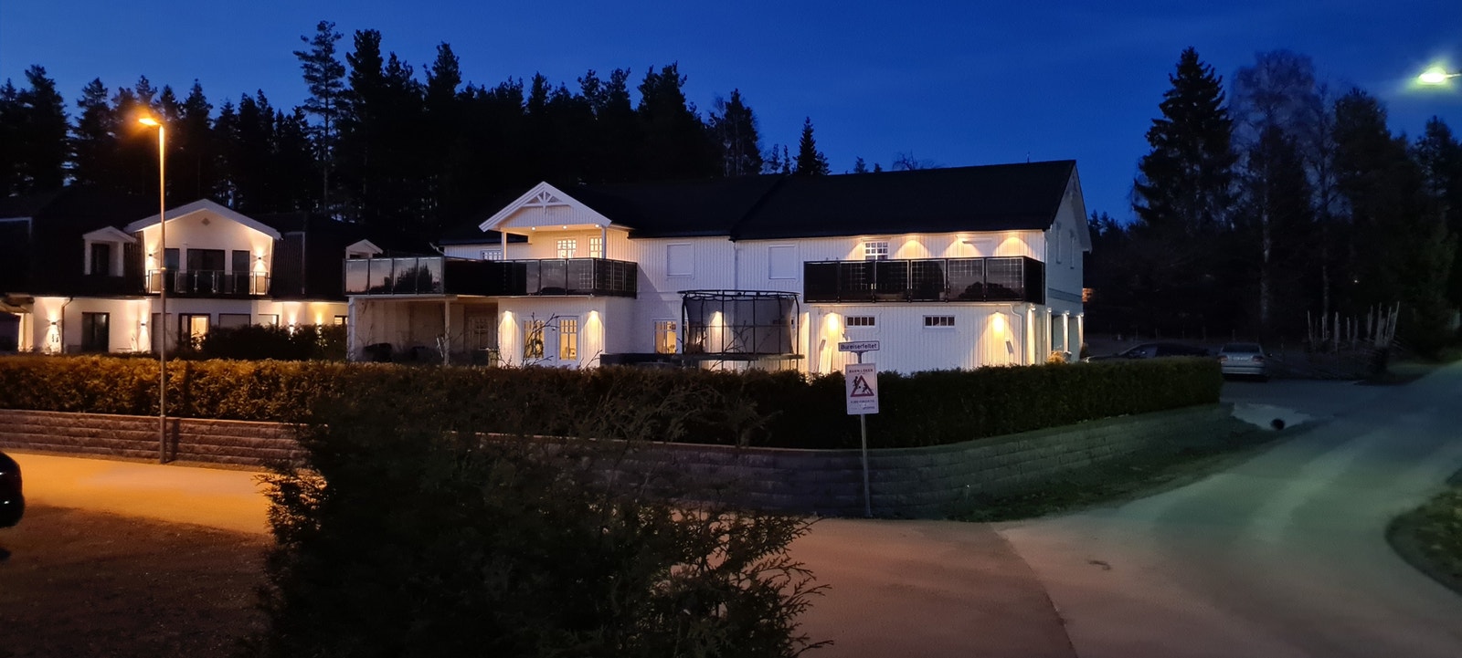 Fasade kveld Galleribilde