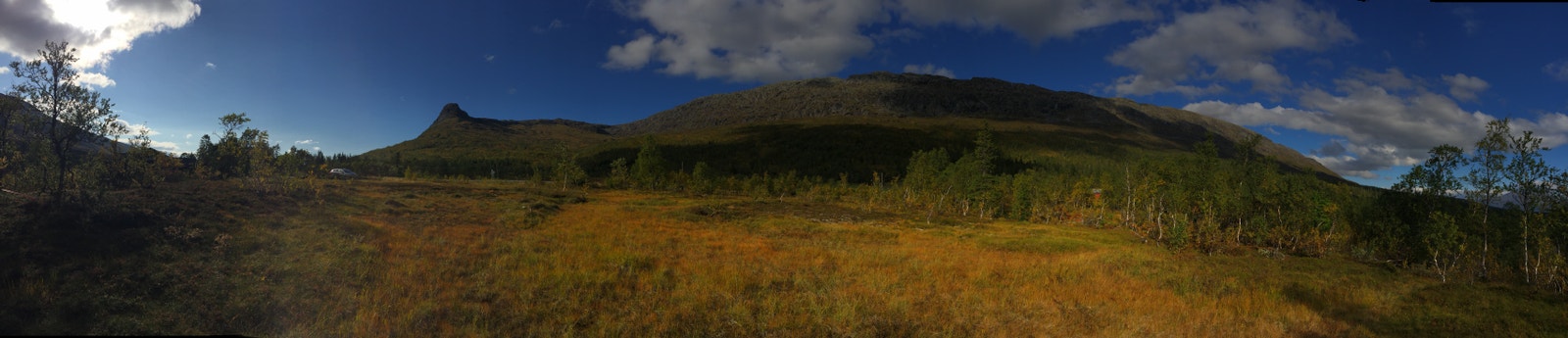 Spektakulære omgivelser med Kongsfjellet i bakgrunnen Galleribilde