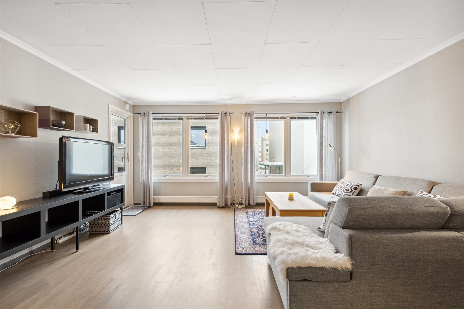 Rikelig med naturlig lys, med store vinduer 2021. Galleribilde