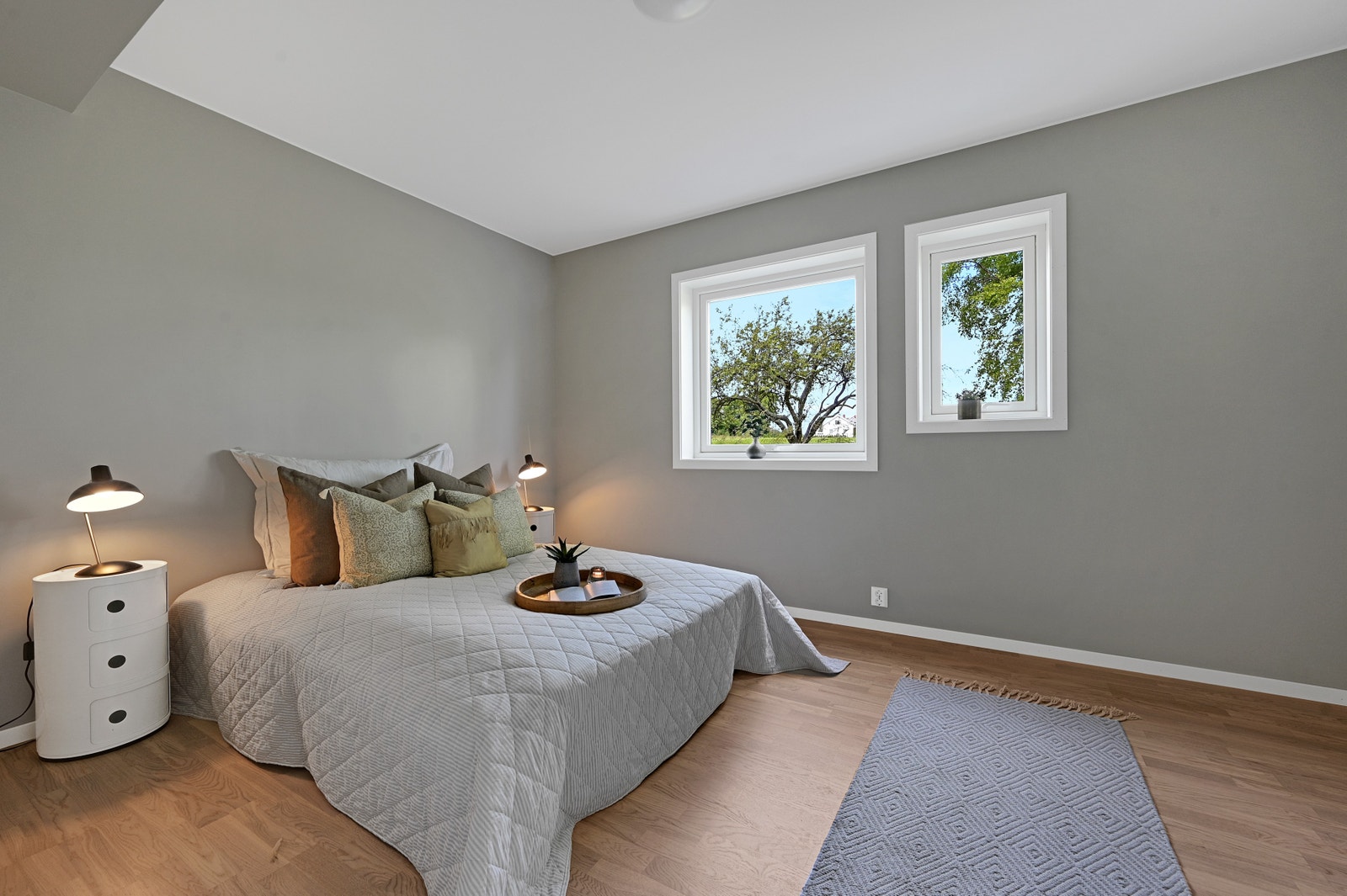 Bildet fra vår visningsleilighet i hus 14 som viser samme standard leveranse. Soverom 1. Galleribilde