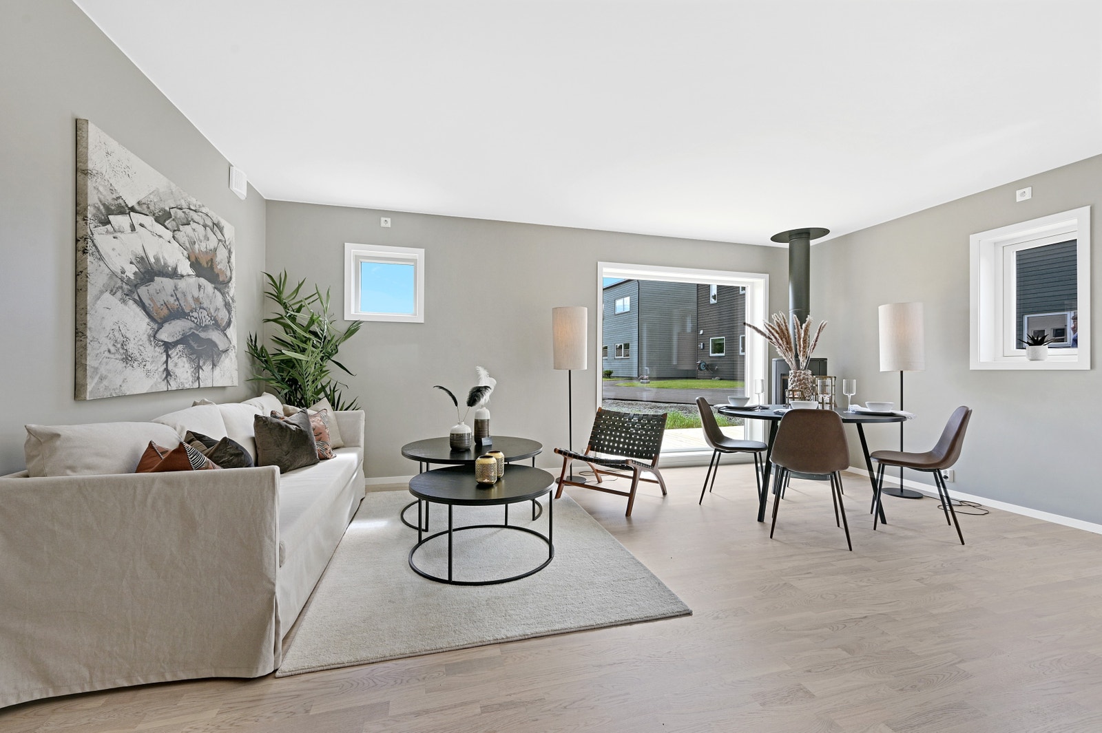 Bildet fra vår visningsleilighet i hus 14 som viser samme standard leveranse. Vedovn er tilvalg. Galleribilde