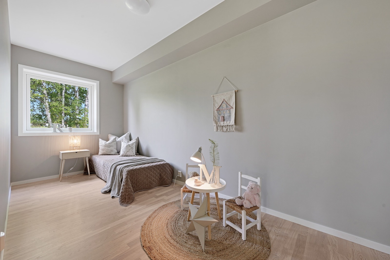 Bildet fra vår visningsleilighet i hus 14 som viser samme standard leveranse. Soverom 2. Galleribilde