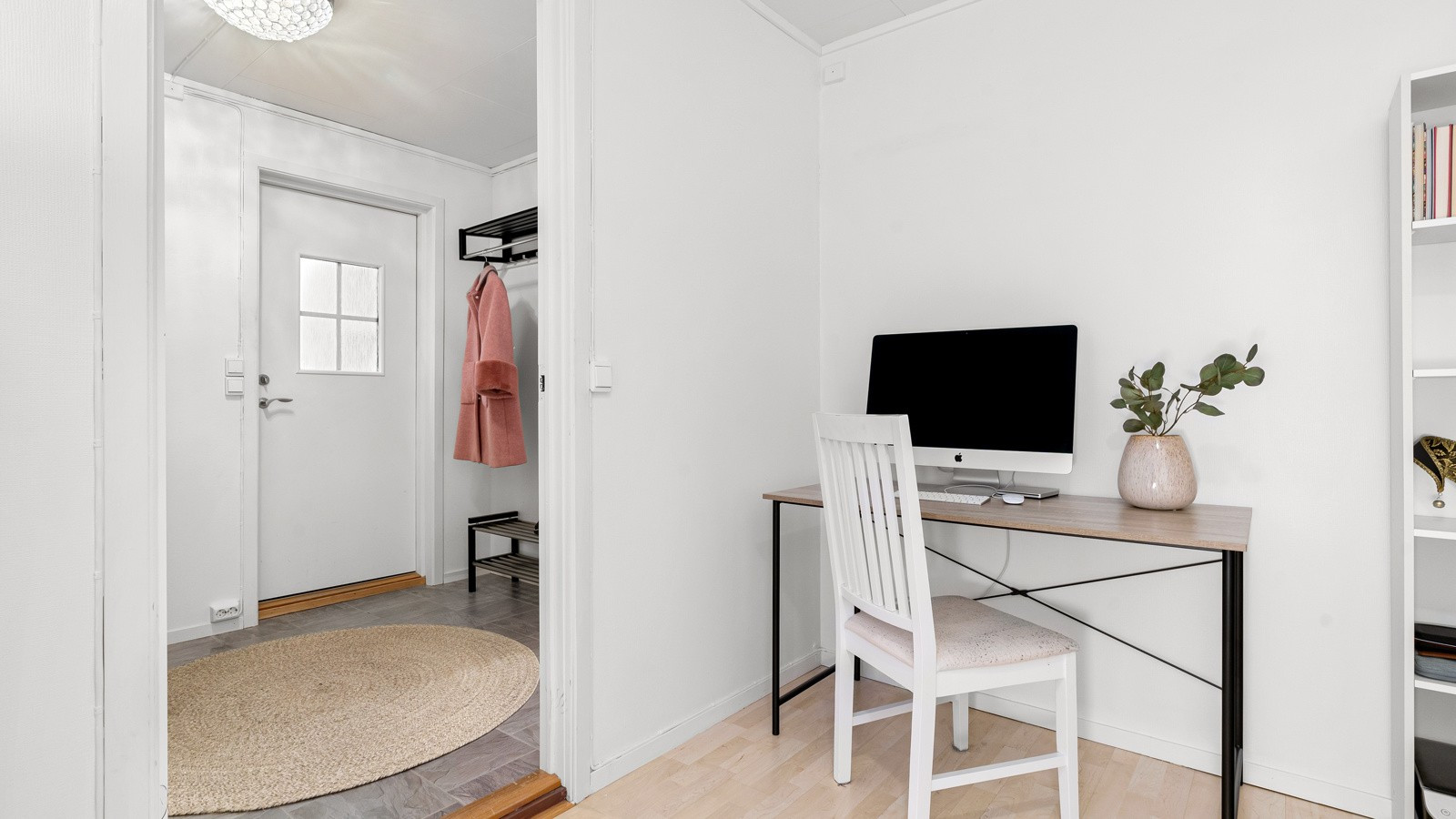 Soverom 1 av 3 har god størrelse og ligger i boligens øvre plan